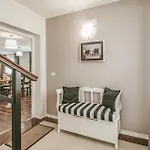 Semesterbostad Beach Front Home In Pula *