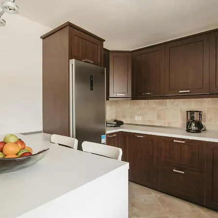 5 Bedroom Beautiful In Pula