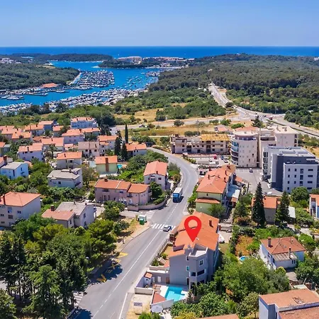 Beach Front Home In Pula