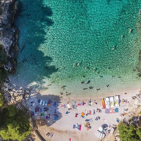 Beach Front Home In Pula
