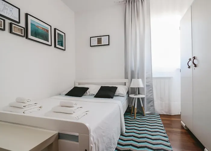 5 Bedroom Beautiful In Póla