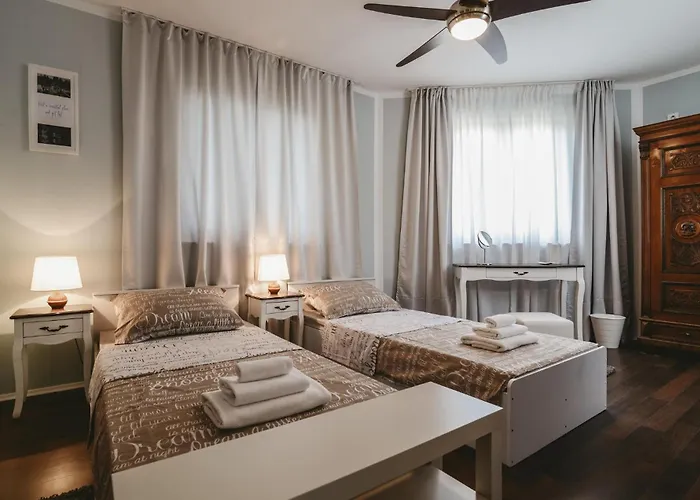 Holiday home 5 Bedroom Beautiful In *