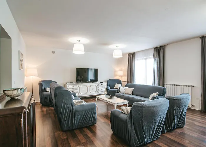 5 Bedroom Beautiful In Pula