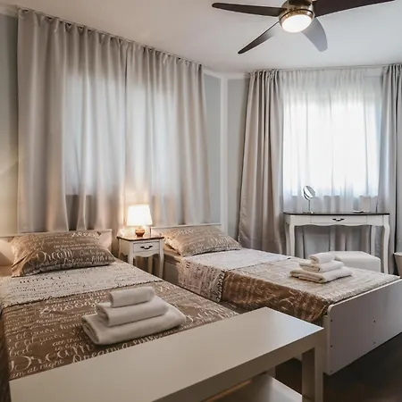 Σπίτι διακοπών 5 Bedroom Beautiful In *