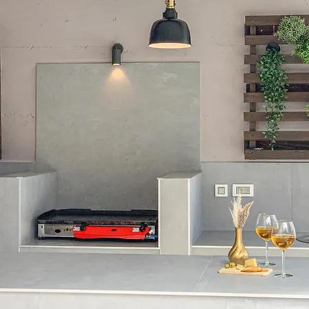 Σπίτι διακοπών 5 Bedroom Beautiful In *