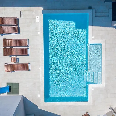 Σπίτι διακοπών 5 Bedroom Beautiful In *