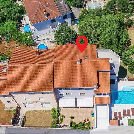 Σπίτι διακοπών 5 Bedroom Beautiful In *