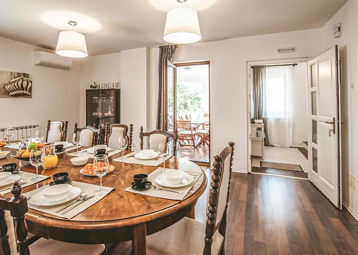 5 Bedroom Beautiful In Pula